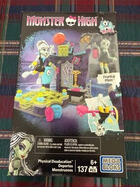 Mattel Monster High Physical Deaducation Playset - Green & Black & Purple